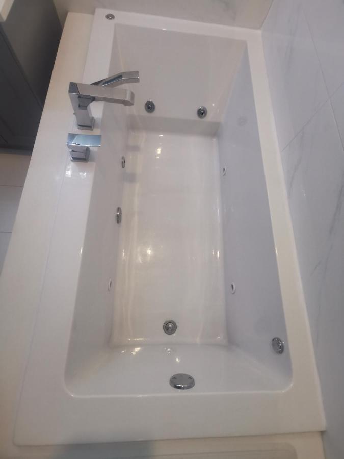 5-Star Luxury And Comfortable Home نيو وستمنستر المظهر الخارجي الصورة